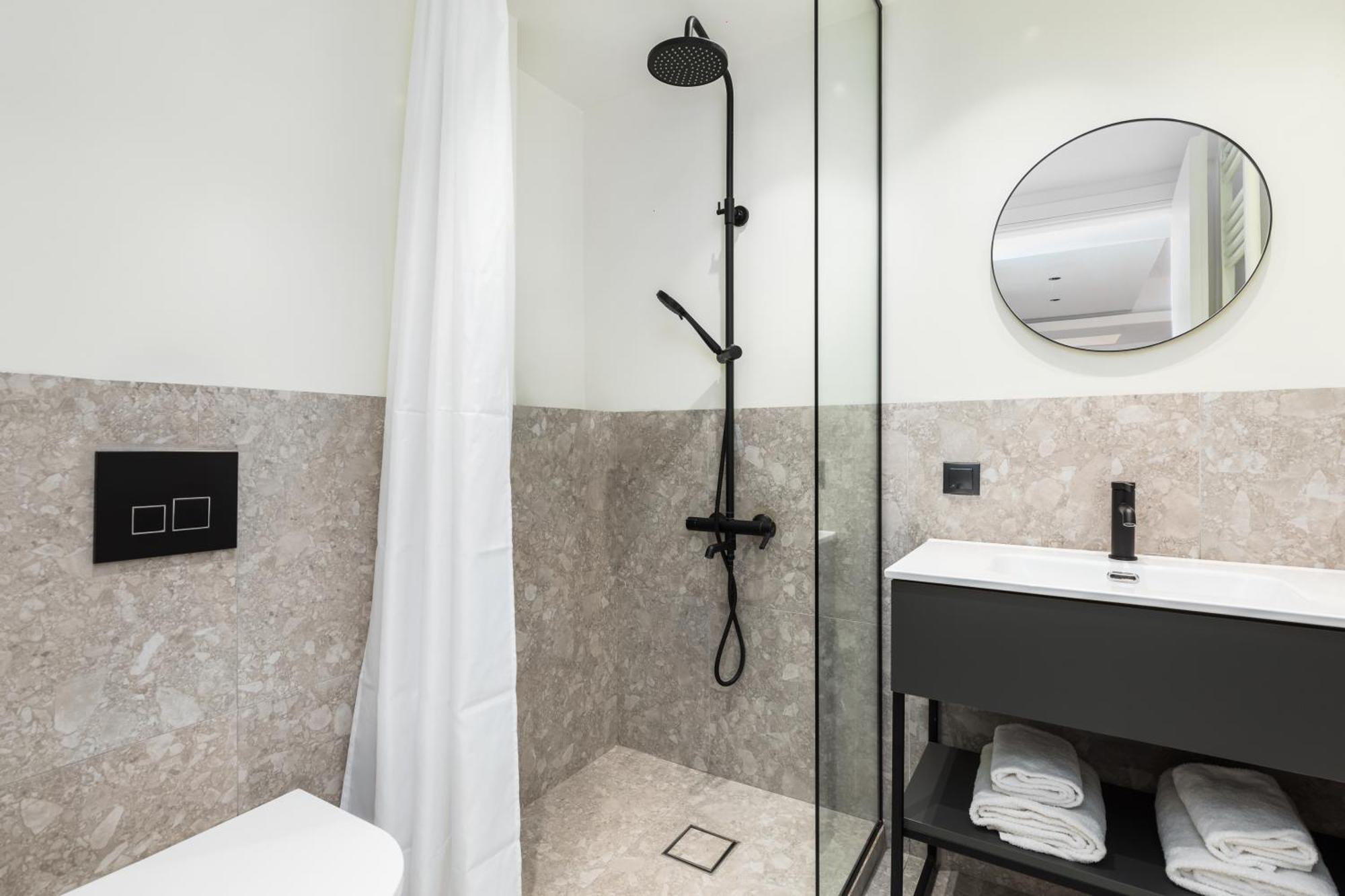 Celine By Halu!, Spacious Apartments Next To Business Hub Thessaloniki Exterior photo
